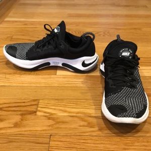 Men’s Nike Joyride Run Flyknit Sneaker Size 10